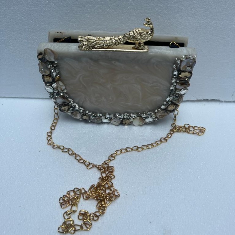 Resin clutches
